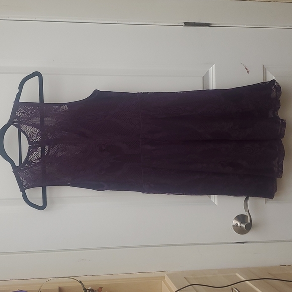 Express Very Pretty Medium Maroon Mini Dress - Picture 4 of 4